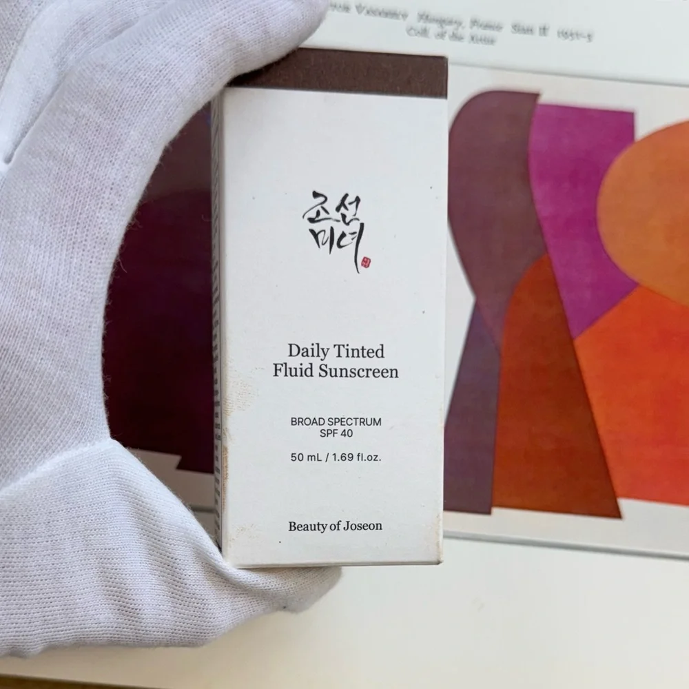 Beauty of Joseon Daily Tinted Fluid Sunscreen SPF 40 in shade: DN310